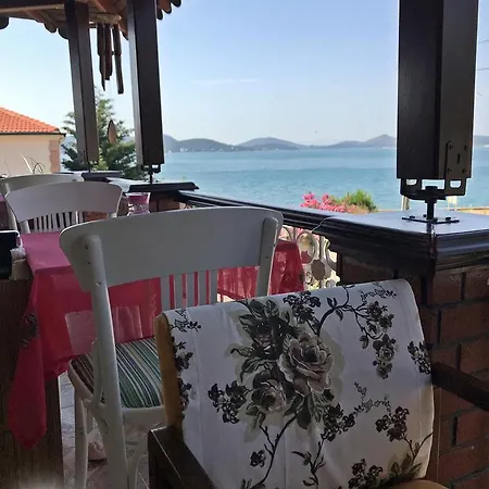 Hotel Cunda Sim Butik Ayvalı